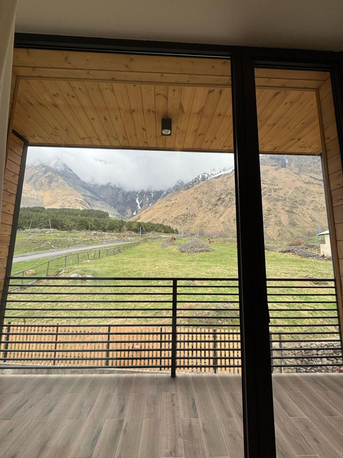 Kazbegi Hotel Grand View Екстер'єр фото